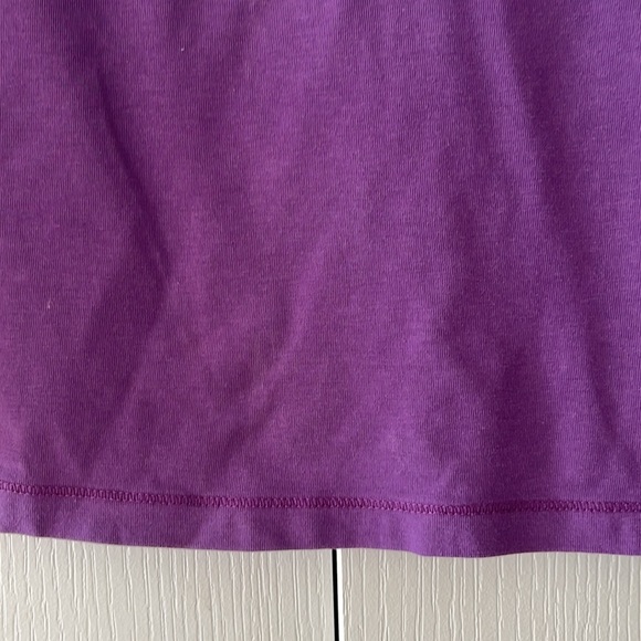 EUC Hugo Boss tshirt - Picture 4 of 9